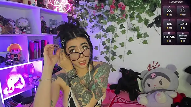 Snapshot of sarahminage_ chatting on November 18, 2025, 9:07 pm sarahminage online show from November 18, 2025, 9:07 pm