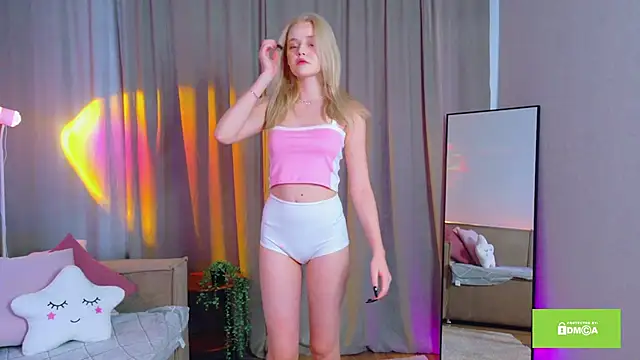 Snapshot of StarrShinee chatting on October 23, 2025, 3:27 am StarrShinee online show from October 23, 2025, 3:27 am