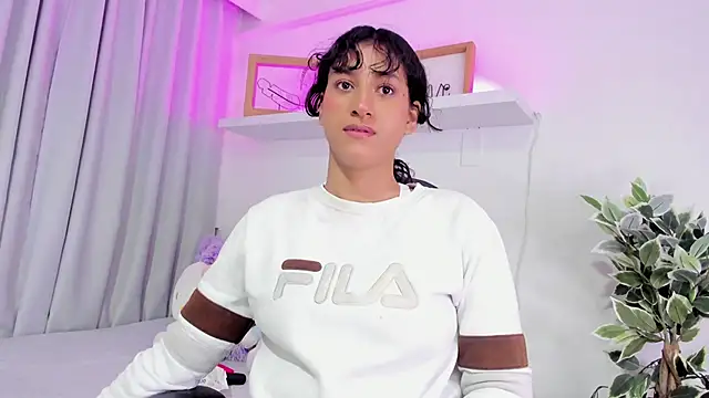 niia7 online show from March 31, 2026, 7:38 pm