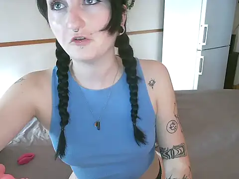 Violett3333 online show from October 1, 2025, 3:16 pm