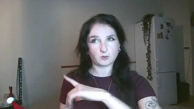 Violett3333 online show from December 19, 2025, 4:42 pm