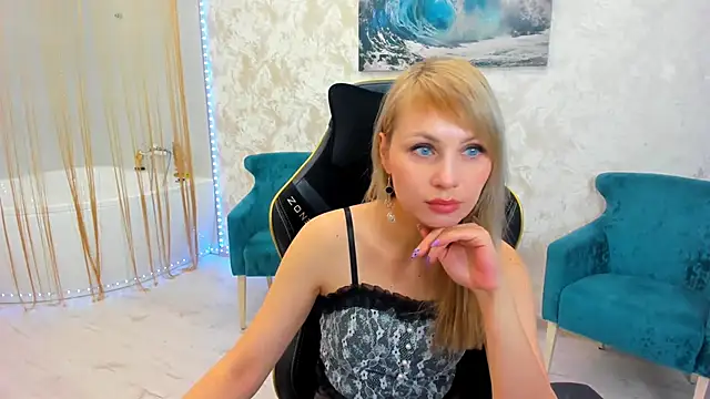 LindaSandy 1 online show from October 3, 2025, 6:04 am