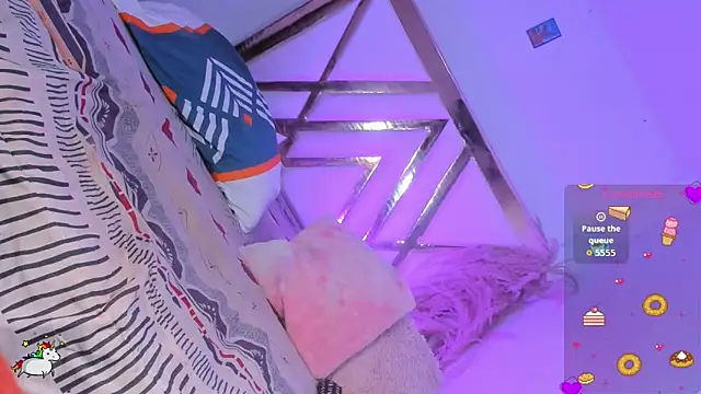 Dahianara  online show from December 1, 2025, 6:25 am