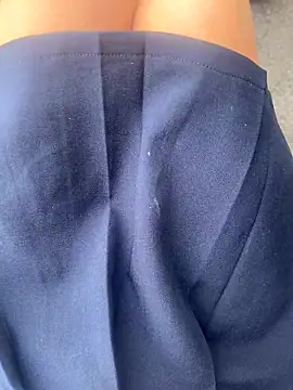 xiaoyuan01 online show from October 5, 2025, 12:56 am