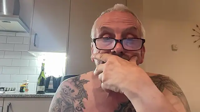 Snapshot of poggles chatting on September 20, 2025, 9:09 pm poggles online show from September 20, 2025, 9:09 pm