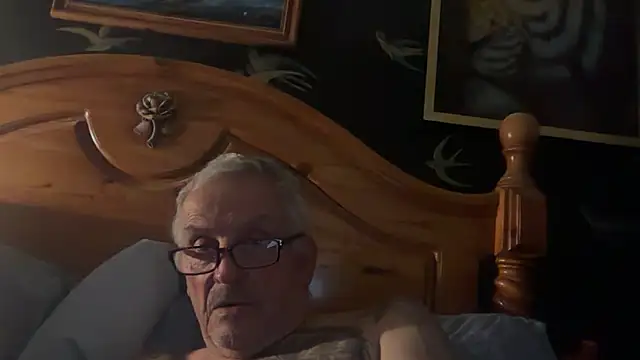 Snapshot of poggles chatting on October 29, 2025, 7:35 pm poggles online show from October 29, 2025, 7:35 pm