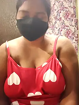 Liyaa 24 online show from March 25, 2026, 7:13 pm