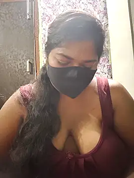 Snapshot of Liyaa_24 chatting on April 21, 2026, 4:35 pm Liyaa 24 online show from April 21, 2026, 4:35 pm