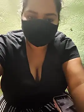 Snapshot of Liyaa_24 chatting on February 2, 2026, 8:52 pm Liyaa 24 online show from February 2, 2026, 8:52 pm