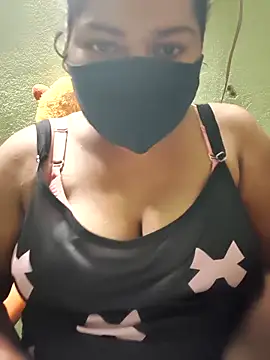 Snapshot of Liyaa_24 chatting on February 7, 2026, 4:15 pm Liyaa 24 online show from February 7, 2026, 4:15 pm