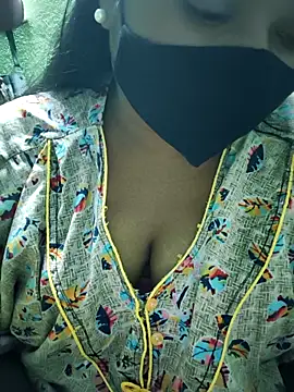 Snapshot of Liyaa_24 chatting on February 13, 2026, 4:40 pm Liyaa 24 online show from February 13, 2026, 4:40 pm