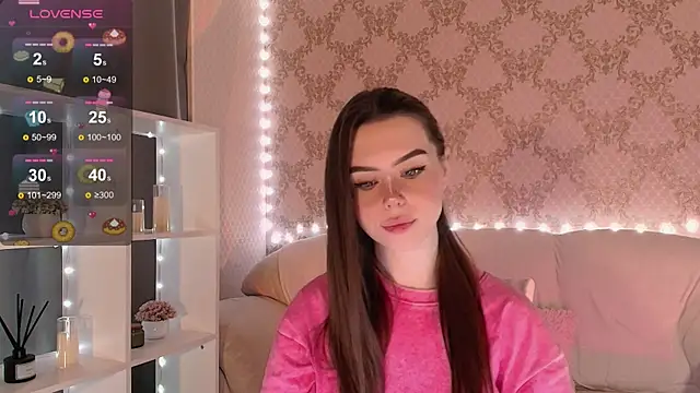 HolyMiax online show from November 26, 2025, 3:39 am