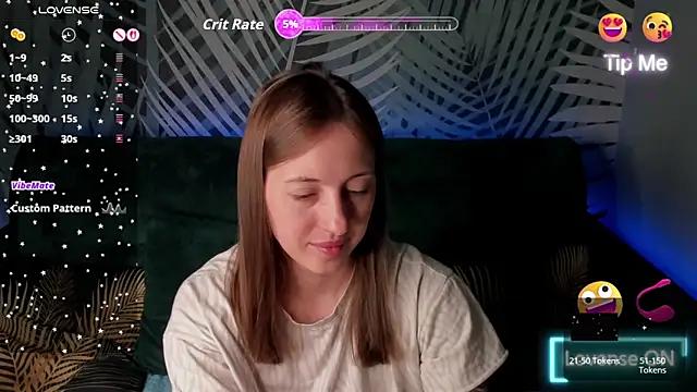 Snapshot of ChristyCrayme chatting on May 14, 2026, 9:56 pm ChristyCrayme online show from May 14, 2026, 9:56 pm