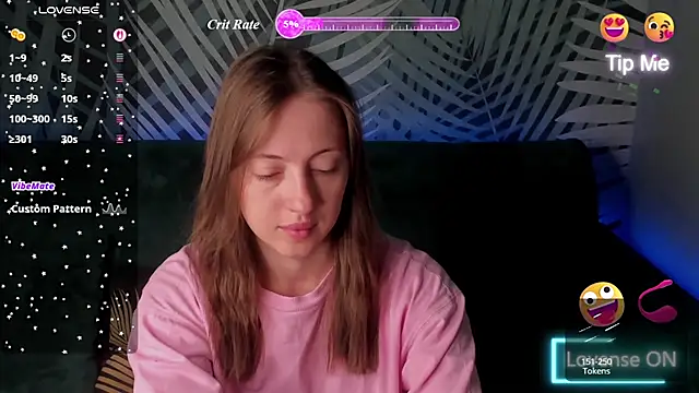 Snapshot of ChristyCrayme chatting on July 14, 2026, 10:05 pm ChristyCrayme online show from July 14, 2026, 10:05 pm