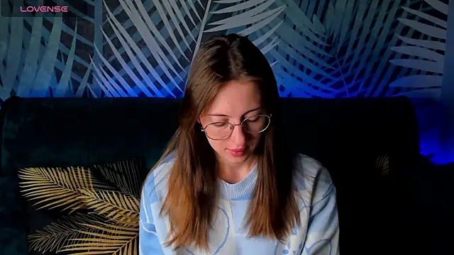 ChristyCrayme online show from October 3, 2025, 10:11 pm