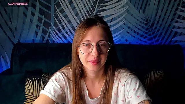 ChristyCrayme online show from October 14, 2025, 11:47 pm