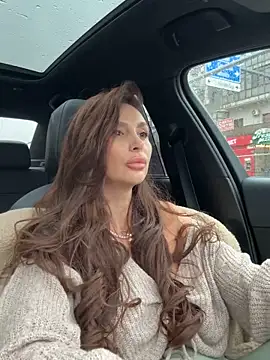 LunaBex online show from November 28, 2025, 8:03 am