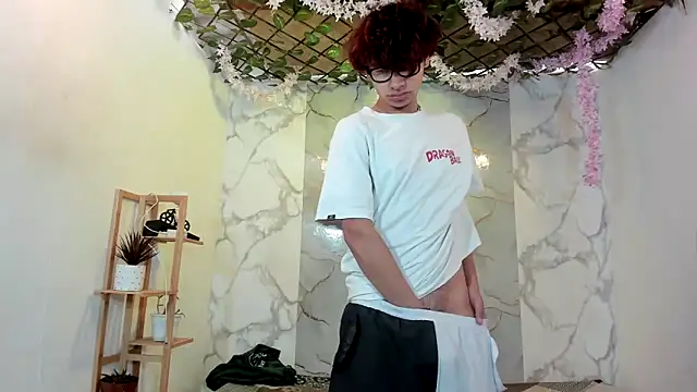 Bastian boyshot77 online show from May 17, 2026, 7:47 pm