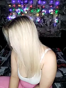 HoneyNelly online show from February 10, 2026, 11:26 pm