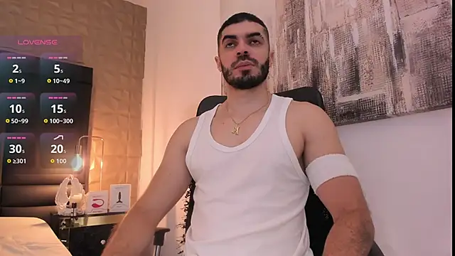 AxelThompson  online show from September 21, 2025, 11:48 am