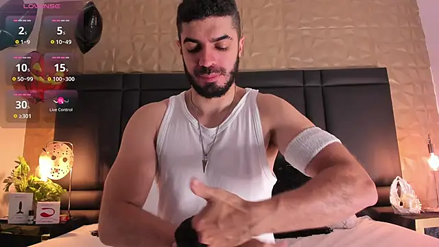 AxelThompson  online show from October 18, 2025, 12:40 pm