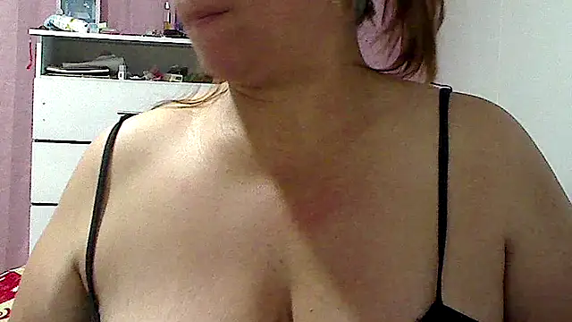 Snapshot of luciana69hot chatting on January 18, 2026, 5:38 pm luciana69hot online show from January 18, 2026, 5:38 pm