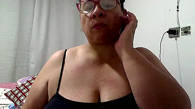 luciana69hot online show from May 30, 2026, 2:40 am