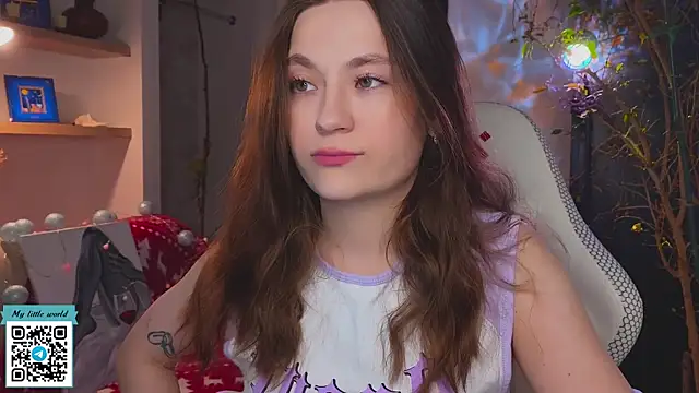 Snapshot of mia_here chatting on December 16, 2025, 10:41 am mia here online show from December 16, 2025, 10:41 am