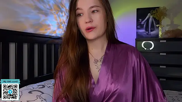 mia here online show from October 17, 2025, 1:20 am