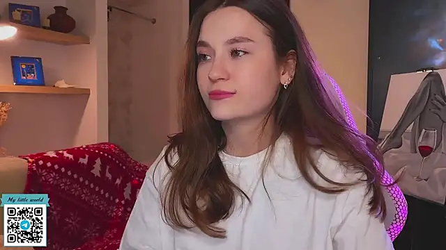 Snapshot of mia_here chatting on December 21, 2025, 11:45 am mia here online show from December 21, 2025, 11:45 am