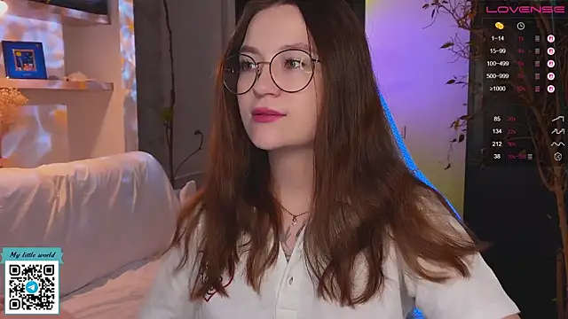 mia here online show from November 25, 2025, 2:34 am