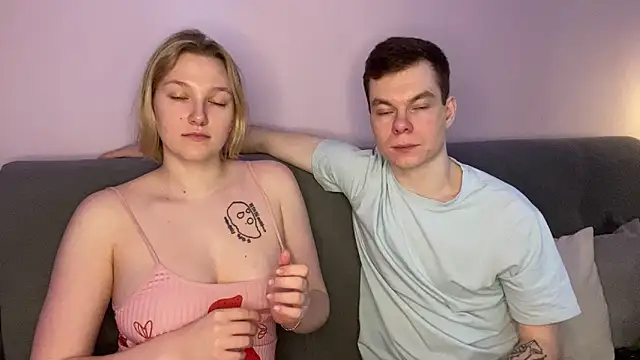 julielourens online show from February 6, 2026, 8:10 am