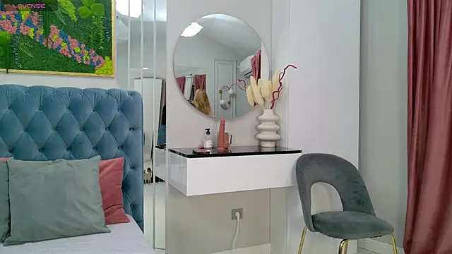 Snapshot of SiennaPierce chatting on October 9, 2025, 4:02 am SiennaPierce online show from October 9, 2025, 4:02 am