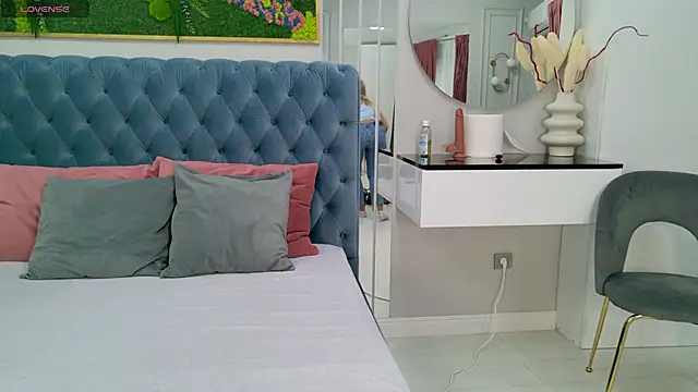 Snapshot of SiennaPierce chatting on September 19, 2025, 4:27 am SiennaPierce online show from September 19, 2025, 4:27 am