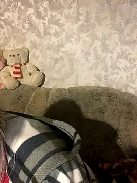 hotsteacher online show from November 21, 2025, 3:27 am