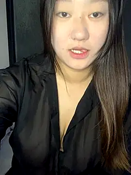 xialuo25 online show from September 16, 2025, 6:42 pm