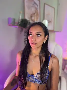 Snapshot of im-isabella chatting on May 5, 2026, 8:56 pm im-isabella online show from May 5, 2026, 8:56 pm