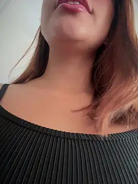 sara calderon online show from March 31, 2026, 1:35 pm