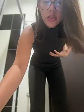 sara calderon online show from June 5, 2026, 11:27 am