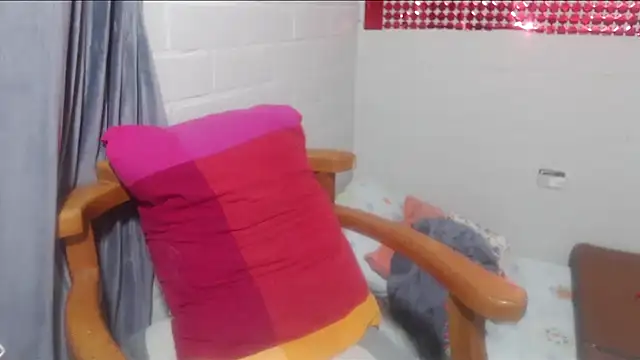 rose-crystal online show from March 7, 2026, 1:01 am