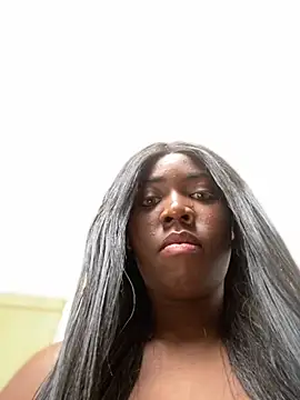 Alexia 24 online show from November 13, 2025, 4:00 pm