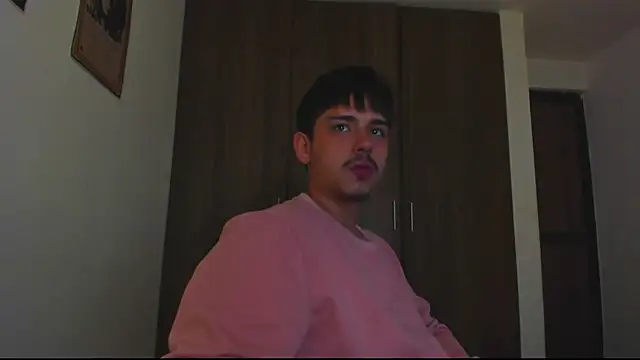 Maximo Miller online show from December 3, 2025, 4:24 am