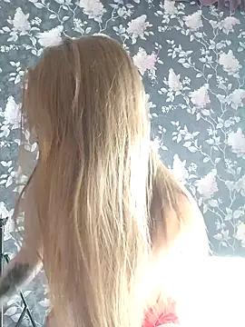 Dari Toy  online show from October 17, 2025, 2:48 am