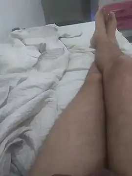 GuilhermeYuree online show from December 14, 2025, 8:53 am