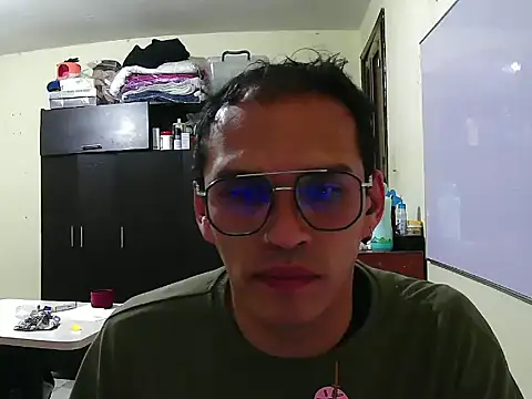 Snapshot of DOBLEWYOSK69G chatting on September 9, 2025, 3:49 am DOBLEWYOSK69G online show from September 9, 2025, 3:49 am