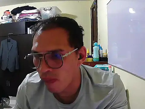 Snapshot of DOBLEWYOSK69G chatting on September 11, 2025, 5:18 am DOBLEWYOSK69G online show from September 11, 2025, 5:18 am