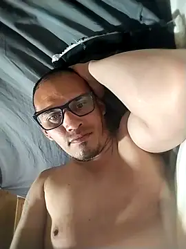 Snapshot of DOBLEWYOSK69G chatting on February 7, 2026, 5:04 am DOBLEWYOSK69G online show from February 7, 2026, 5:04 am