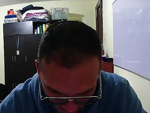 Snapshot of DOBLEWYOSK69G chatting on September 18, 2025, 3:53 am DOBLEWYOSK69G online show from September 18, 2025, 3:53 am