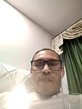 Snapshot of DOBLEWYOSK69G chatting on February 28, 2026, 11:26 pm DOBLEWYOSK69G online show from February 28, 2026, 11:26 pm