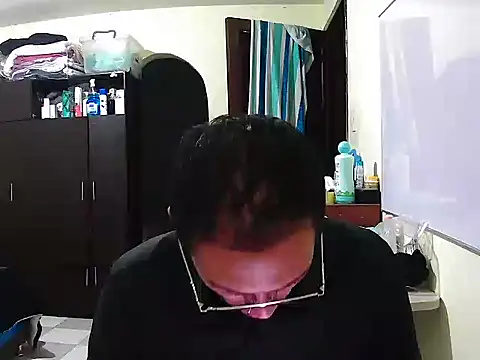 Snapshot of DOBLEWYOSK69G chatting on September 12, 2025, 10:31 pm DOBLEWYOSK69G online show from September 12, 2025, 10:31 pm